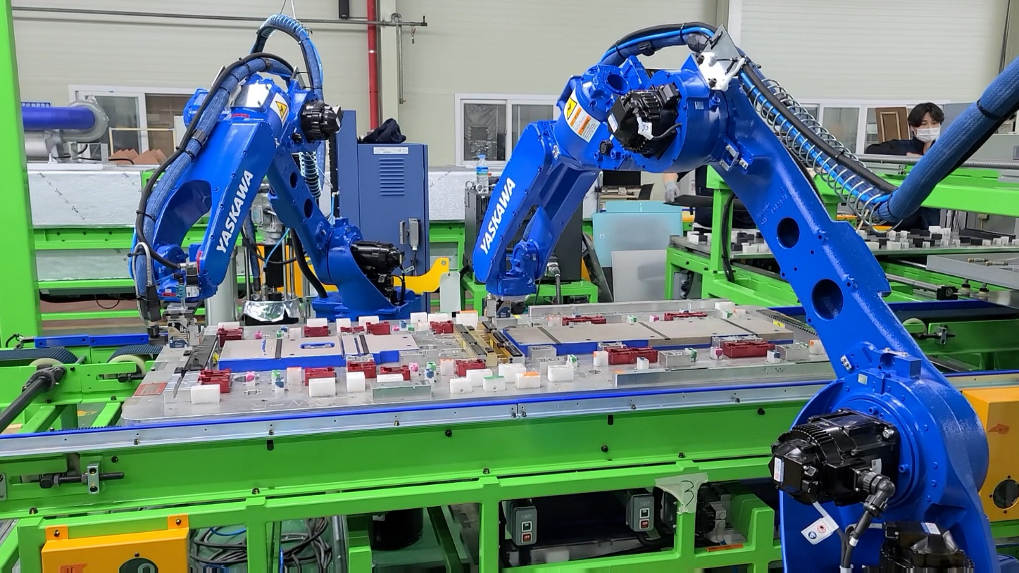 PUR/접착제 도포 자동화 설비